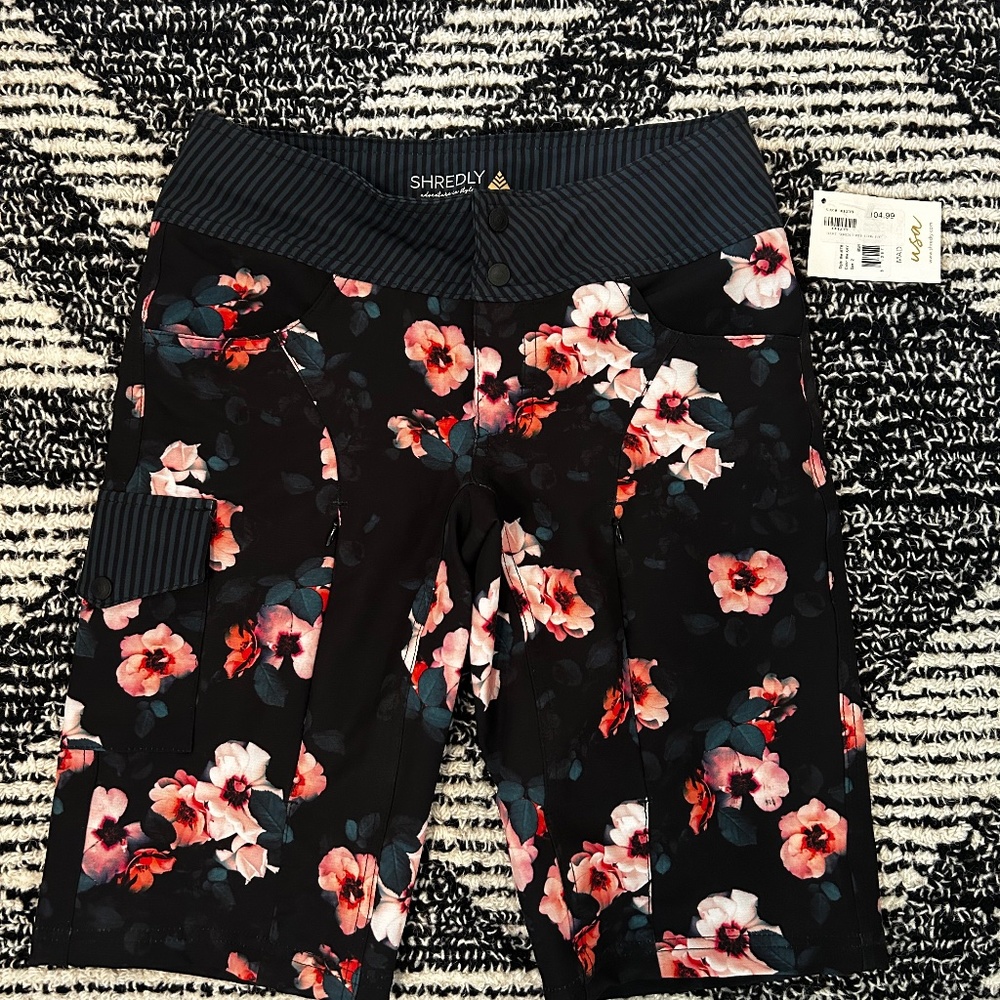 Size 2 Shredly womens mtb cycling shorts